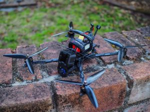 Raggio Lungo Falcon Multirotors Carbon Fiber Frame Arm Brace TPU 3D Printed GoPro Mount Wedge TMotor F60 Pro II TBS Crossfire Nano RX Unify Pro HV 800mW Lumenier AXII Hellgate Buzzer LED Hobbywing Xrotor Micro 45A BLHeli_32 G2 FC F4 Ublox HolyBro GPS